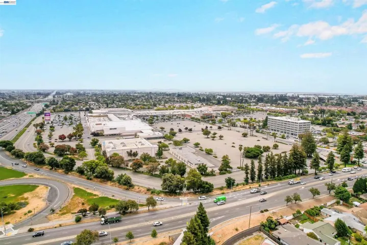 586 Bluefield Ln, Hayward, California 94541