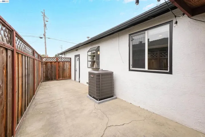 586 Bluefield Ln, Hayward, California 94541