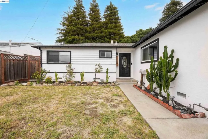 586 Bluefield Ln, Hayward, California 94541