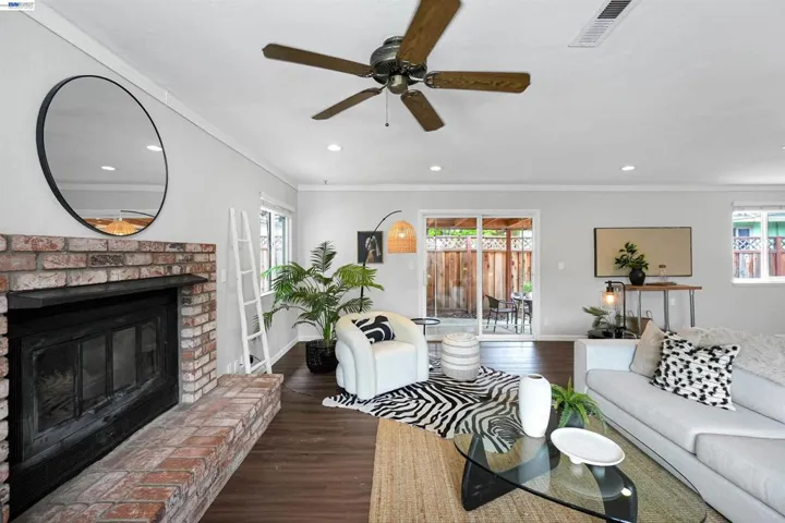 586 Bluefield Ln, Hayward, California 94541