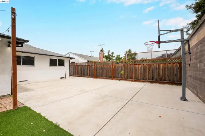 586 Bluefield Ln, Hayward, California 94541