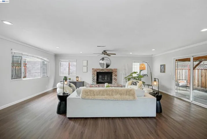 586 Bluefield Ln, Hayward, California 94541