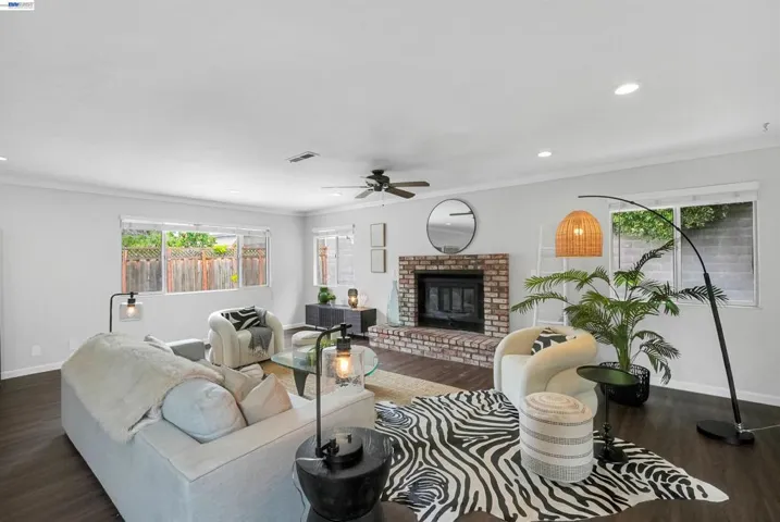 586 Bluefield Ln, Hayward, California 94541