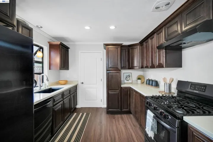 586 Bluefield Ln, Hayward, California 94541