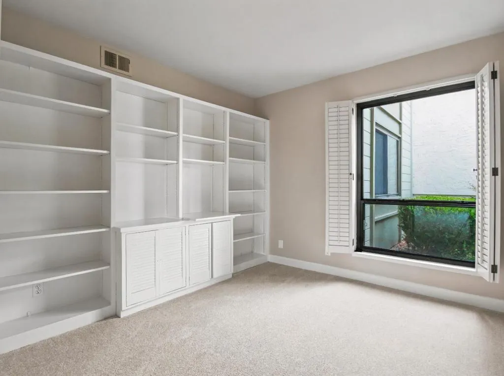 Office / Den
