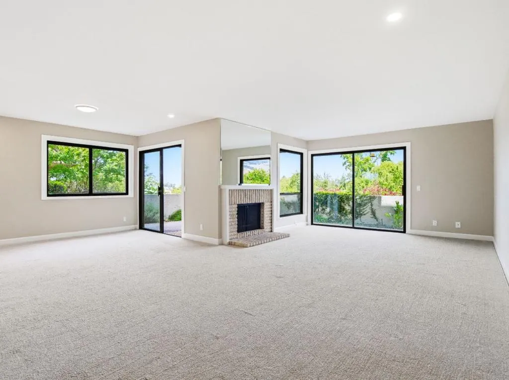 Living Room - Dining Room Area