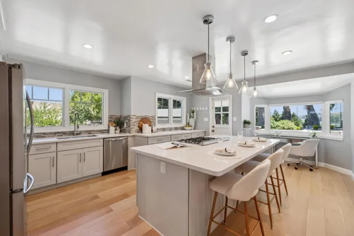 635 Capuchino Drive, Millbrae, California 94030