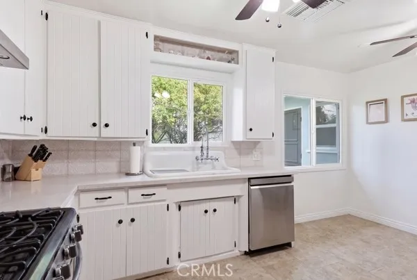 Side view 1 of kitchen