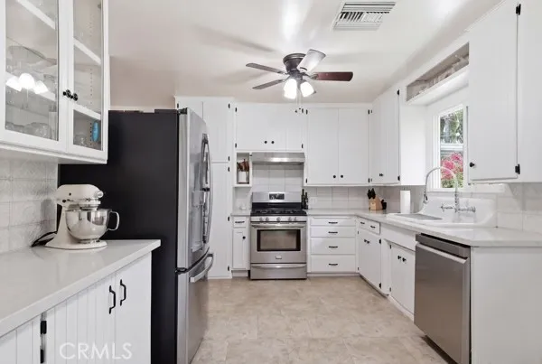 Full kitchen view