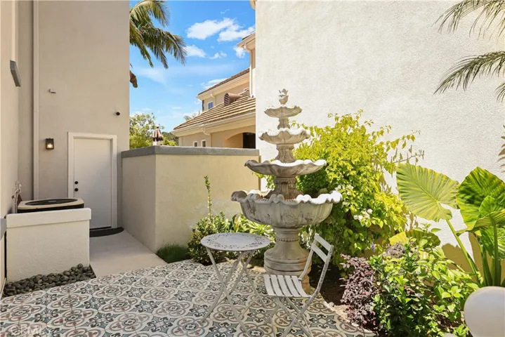 7 Lyon, Newport Coast, California 92657