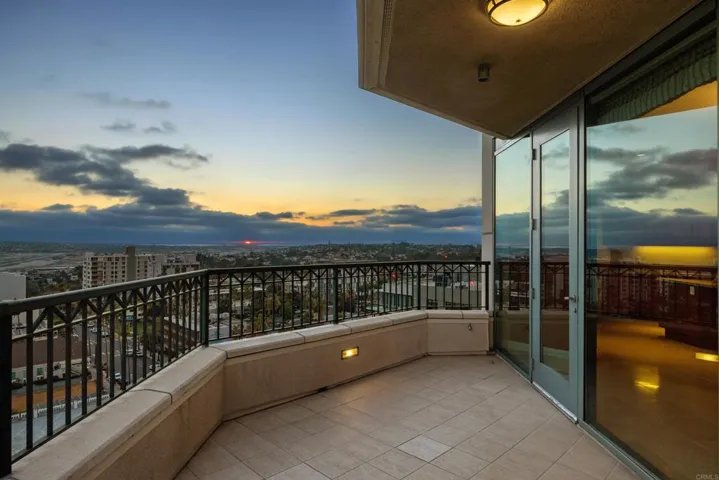 2500 6th Avenue Penthouse 3, San Diego, California 92103