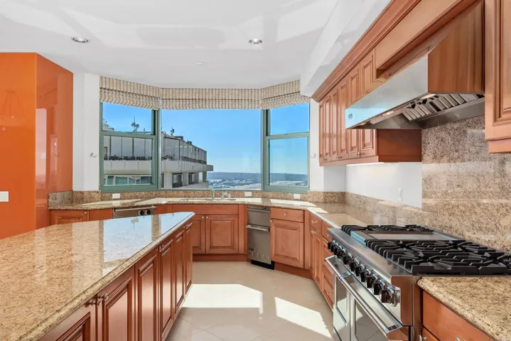2500 6th Avenue Penthouse 3, San Diego, California 92103