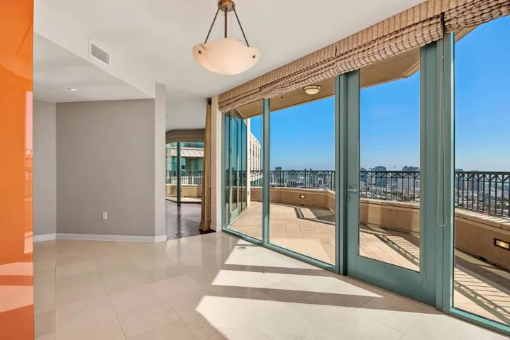 2500 6th Avenue Penthouse 3, San Diego, California 92103