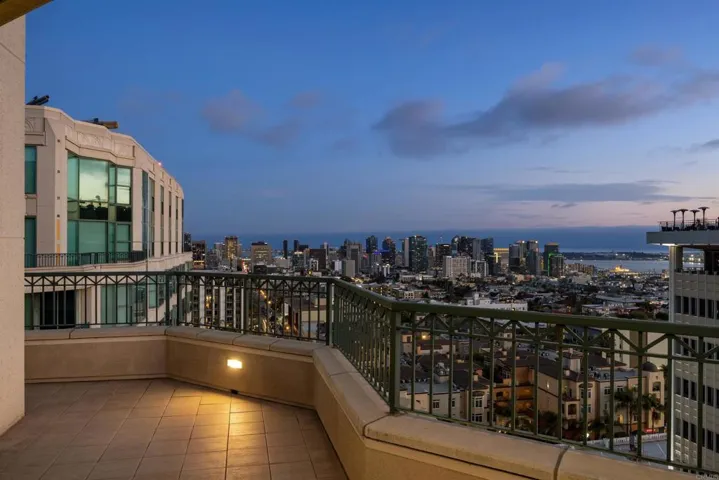 2500 6th Avenue Penthouse 3, San Diego, California 92103