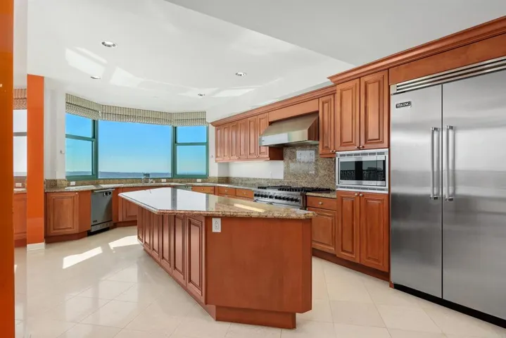 2500 6th Avenue Penthouse 3, San Diego, California 92103