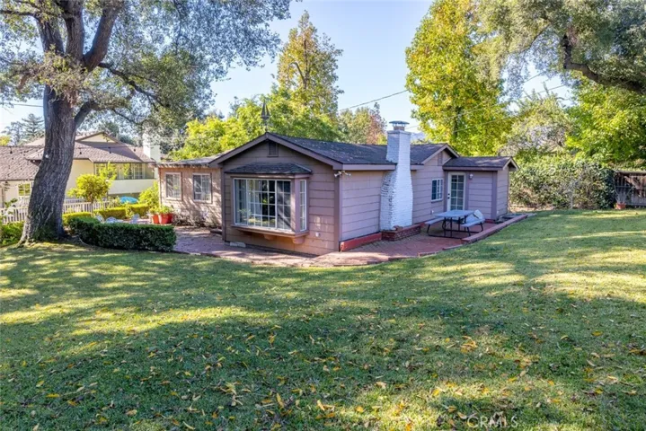 2021 Orchard Lane A, La Canada Flintridge, California 91011