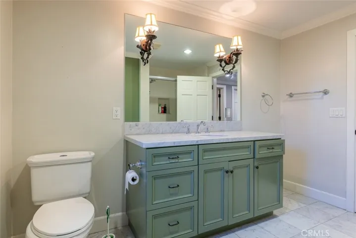 2021 Orchard Lane A, La Canada Flintridge, California 91011