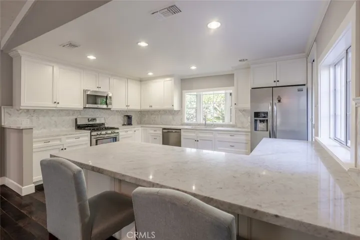 2021 Orchard Lane A, La Canada Flintridge, California 91011