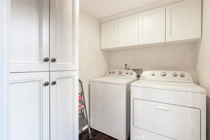 2021 Orchard Lane A, La Canada Flintridge, California 91011