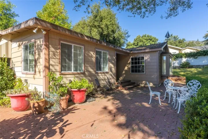 2021 Orchard Lane A, La Canada Flintridge, California 91011