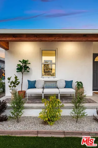 8729 Mcconnell Avenue, Los Angeles, California 90045