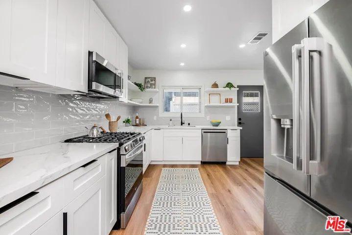8729 Mcconnell Avenue, Los Angeles, California 90045