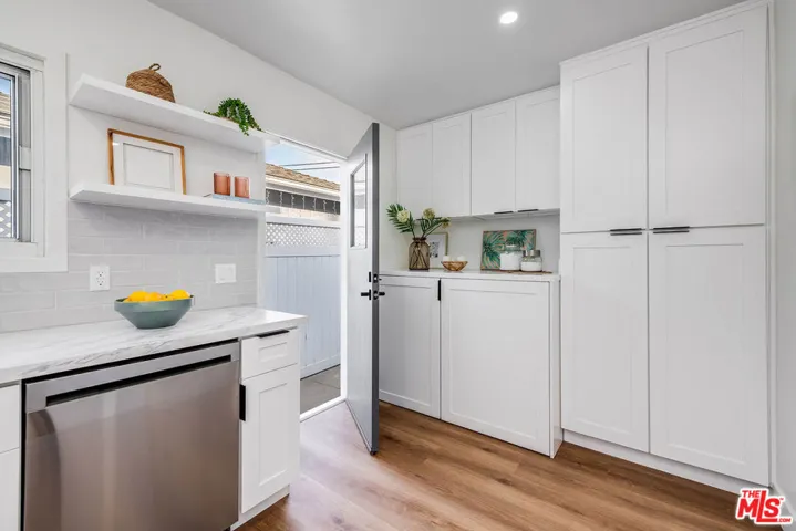 8729 Mcconnell Avenue, Los Angeles, California 90045