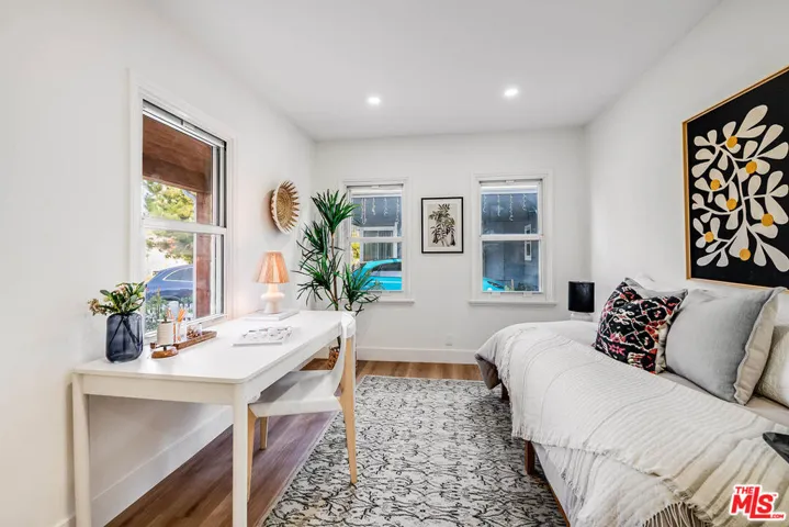 8729 Mcconnell Avenue, Los Angeles, California 90045
