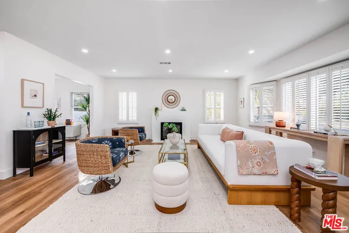 8729 Mcconnell Avenue, Los Angeles, California 90045