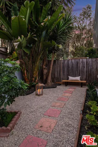8729 Mcconnell Avenue, Los Angeles, California 90045