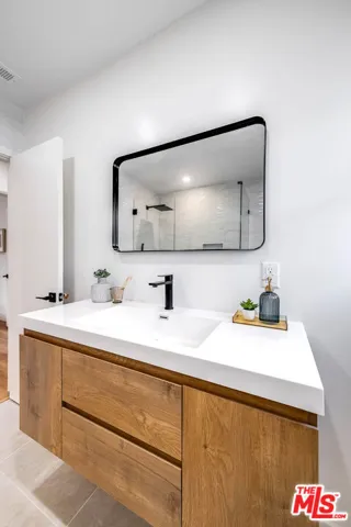 8729 Mcconnell Avenue, Los Angeles, California 90045