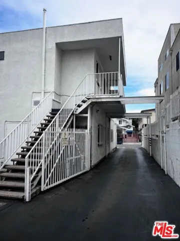 815 S Ardmore Avenue 201, Los Angeles, California 90005