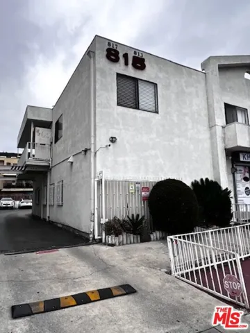 815 S Ardmore Avenue 201, Los Angeles, California 90005