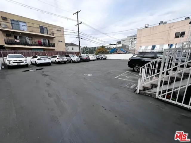 815 S Ardmore Avenue 201, Los Angeles, California 90005
