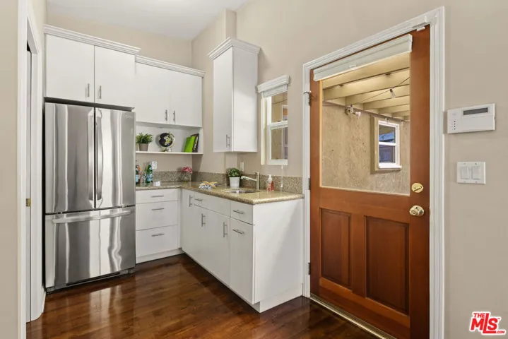 5849 W 76th Street, Los Angeles, California 90045