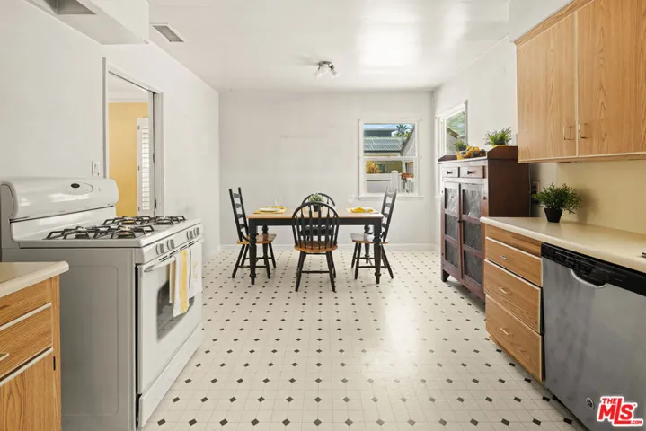 5849 W 76th Street, Los Angeles, California 90045