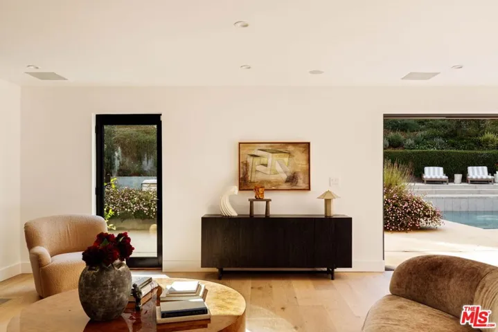 10837 Via Verona Street, Los Angeles, California 90077