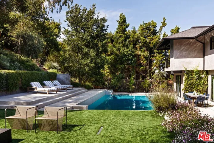 10837 Via Verona Street, Los Angeles, California 90077