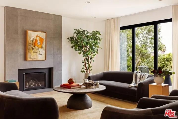 10837 Via Verona Street, Los Angeles, California 90077