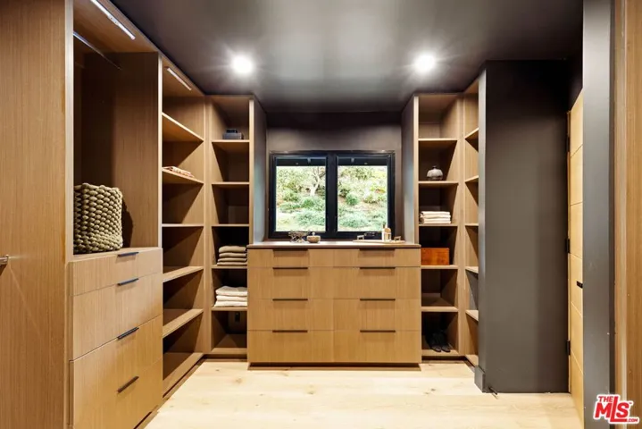 10837 Via Verona Street, Los Angeles, California 90077