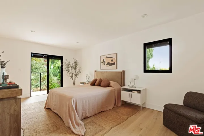 10837 Via Verona Street, Los Angeles, California 90077