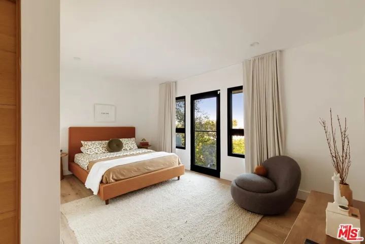 10837 Via Verona Street, Los Angeles, California 90077