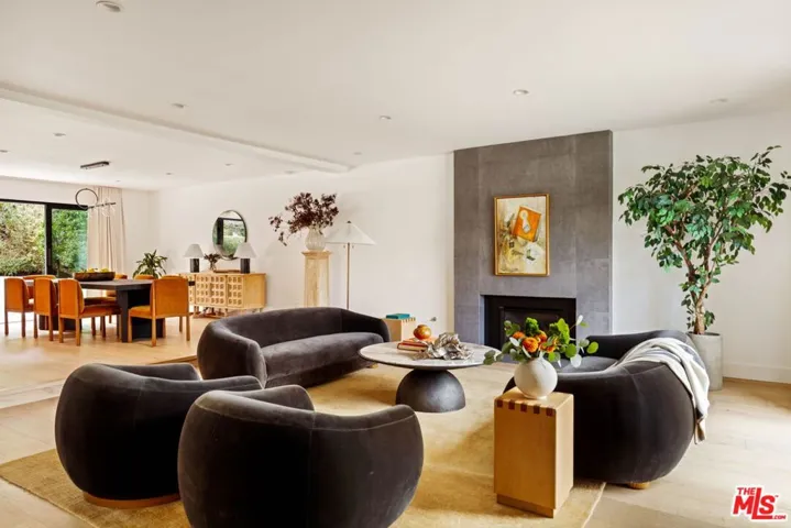 10837 Via Verona Street, Los Angeles, California 90077