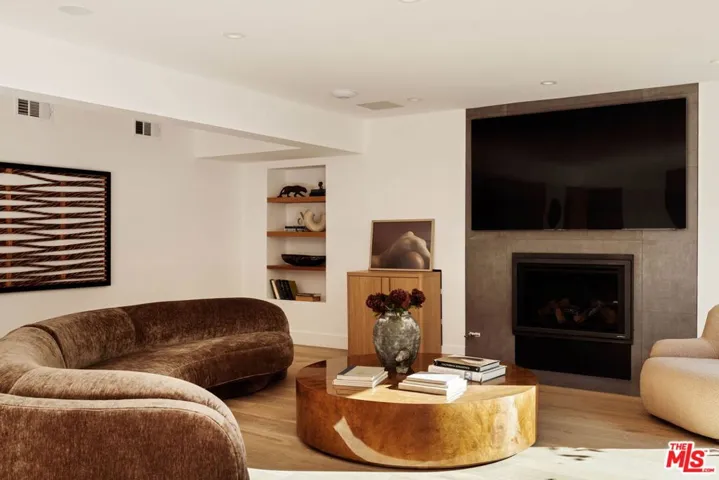 10837 Via Verona Street, Los Angeles, California 90077