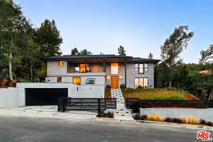 10837 Via Verona Street, Los Angeles, California 90077