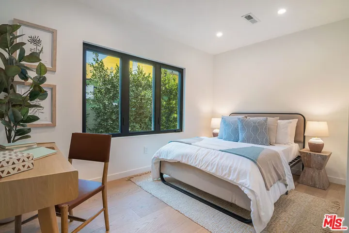 1145 S Crest Drive, Los Angeles, California 90035