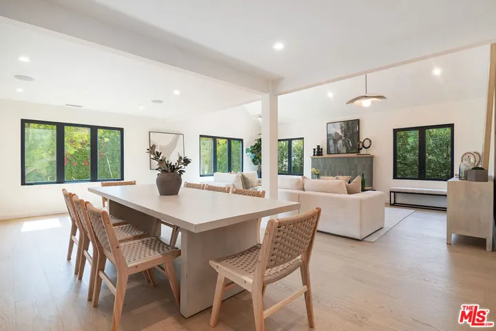 1145 S Crest Drive, Los Angeles, California 90035