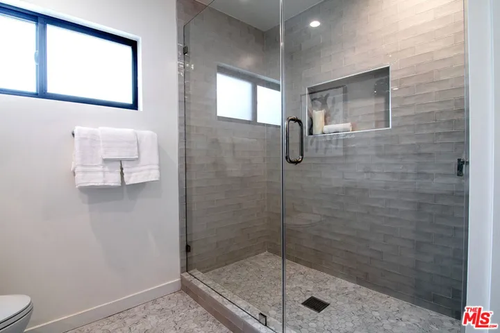 1145 S Crest Drive, Los Angeles, California 90035