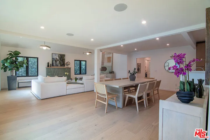 1145 S Crest Drive, Los Angeles, California 90035