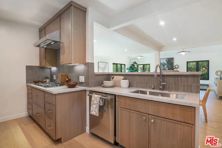 1145 S Crest Drive, Los Angeles, California 90035